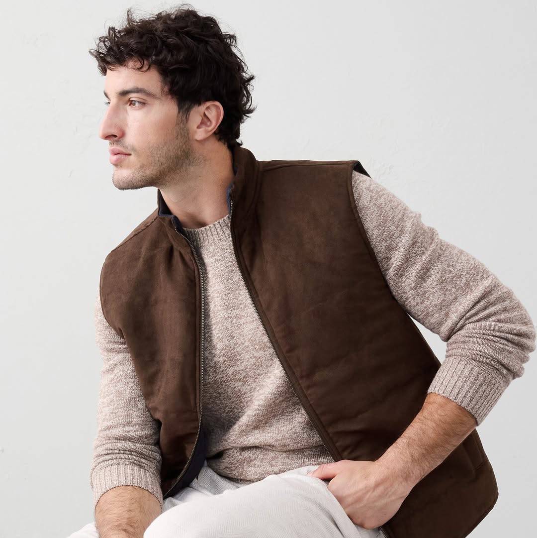 Male model wearing clothes from Banana Republic